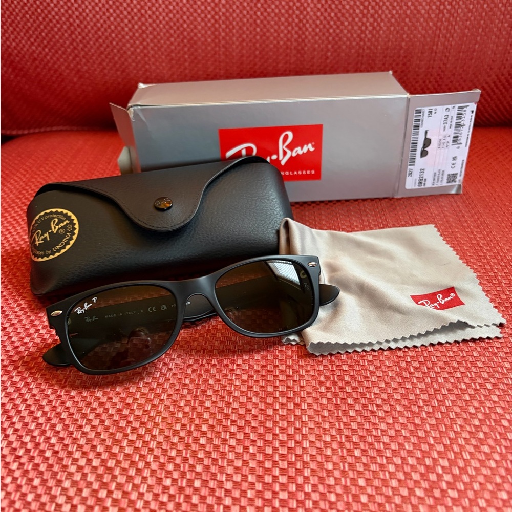 Ray-Ban Classic Black Sunglasses with Case